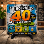 40 Jaar Tegeltje – Hoera! 40 en nog steeds in topvorm | Grappig Verjaardagscadeau | Keramische Decoratietegel 15 x 15 cm | Cadeau voor Man of Vrouw