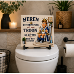 Grappig WC Tegeltje – "Heren Zie Deze Plek Als Een Troon" – Keramisch Toiletbord – Humor Cadeau voor Mannen – 15 x 15 cm